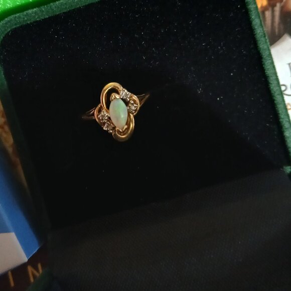 Vintage Opal Ring With Diamonds 2.7g 14K Gold, Size 7 - Picture 2 of 11